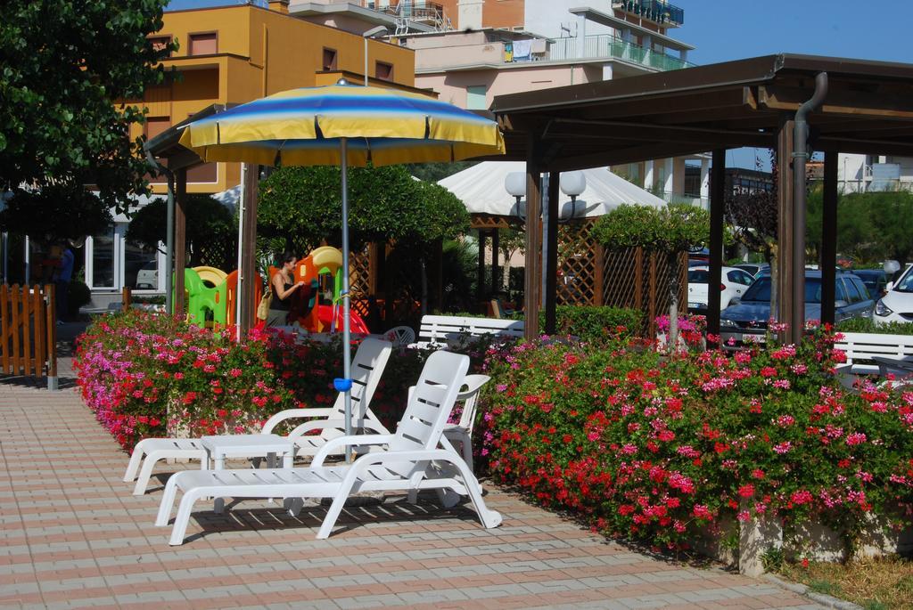 Hotel Perla Senigallia Extérieur photo
