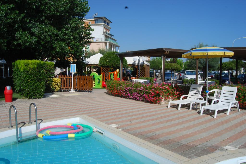Hotel Perla Senigallia Extérieur photo