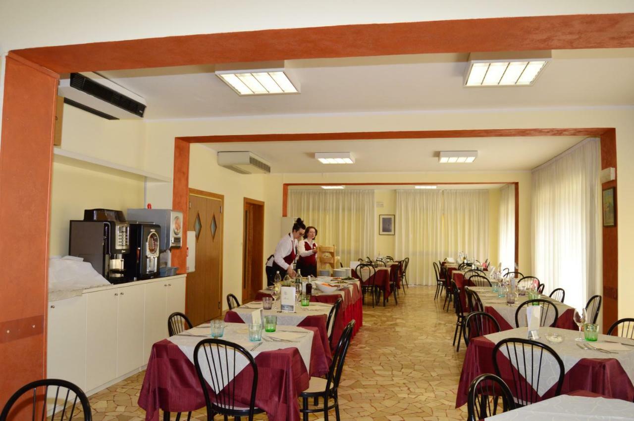 Hotel Perla Senigallia Extérieur photo